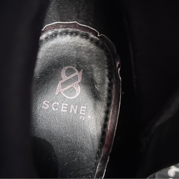 Beautiful faux suede/velvet booties - lightly worn with beautiful gold appliqués - Picture 5 of 5